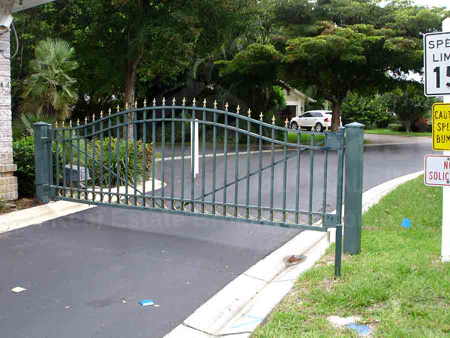 Heron Pointe Entrance Gate